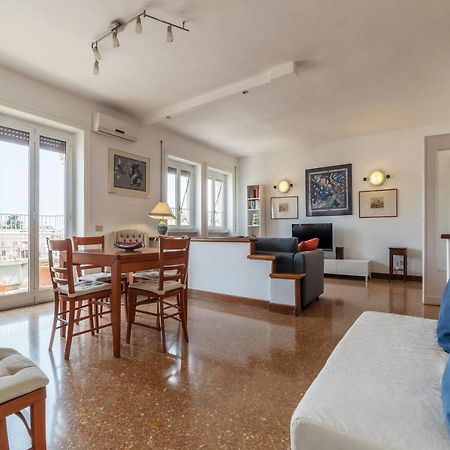 Roomy And Bright Apartment With Terrace 罗马 外观 照片