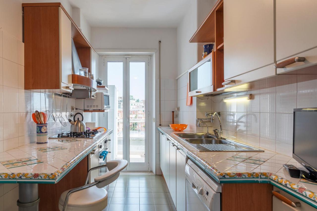 Roomy And Bright Apartment With Terrace 罗马 外观 照片