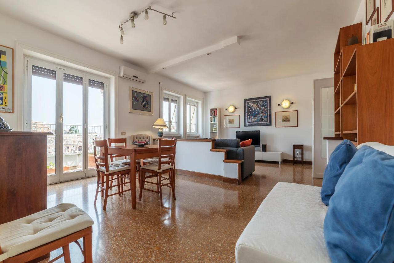 Roomy And Bright Apartment With Terrace 罗马 外观 照片